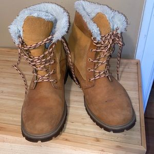 H/H snow shoes with fuzzy inside